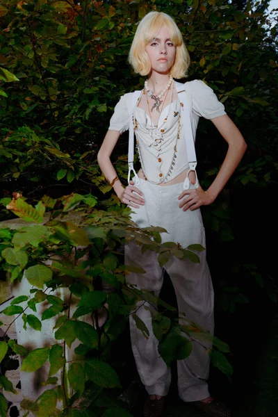 Look 19